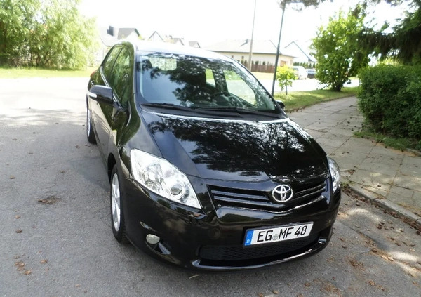 Toyota Auris cena 25700 przebieg: 132000, rok produkcji 2011 z Radom małe 379